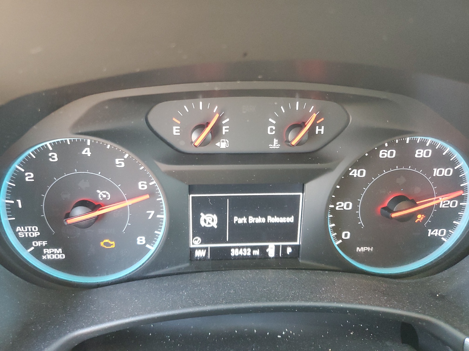 2GNAXTEX9J6175712 2018 Chevrolet Equinox Lt