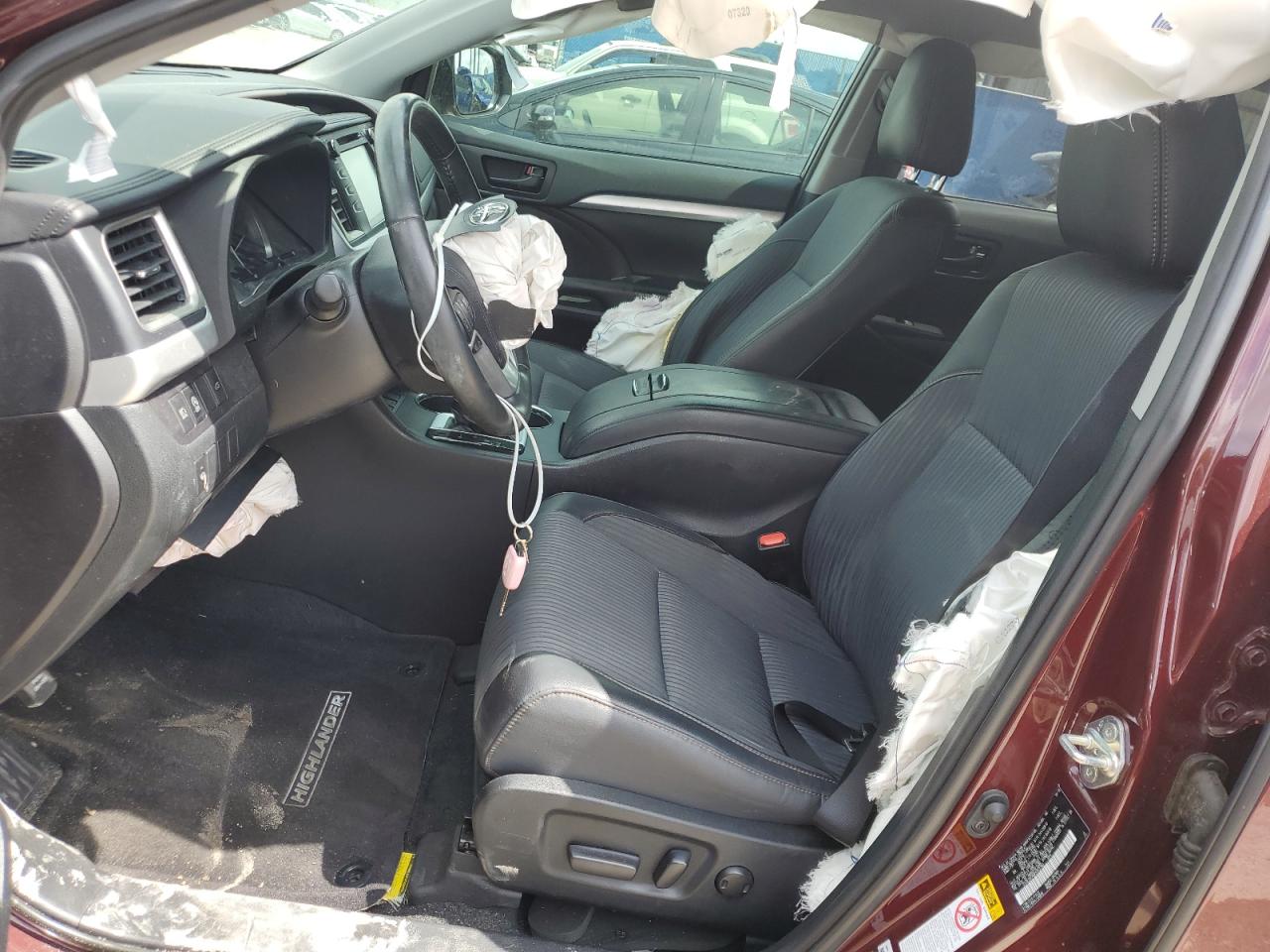 2019 Toyota Highlander Le VIN: 5TDZZRFHXKS363789 Lot: 65584094