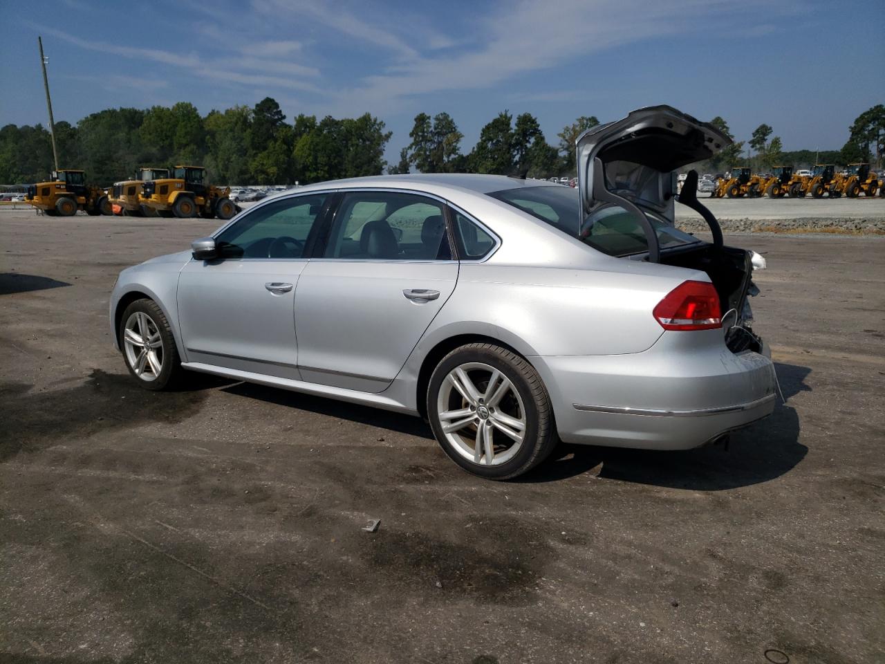 1VWCV7A30FC059084 2015 VOLKSWAGEN PASSAT - Image 2