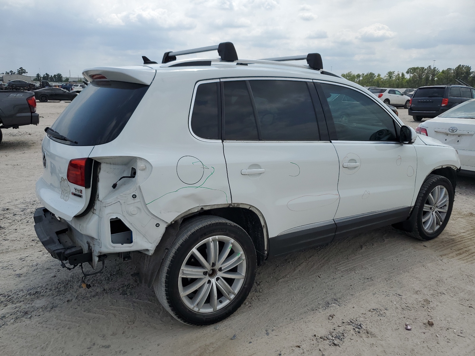 WVGBV7AX9GW559564 2016 Volkswagen Tiguan S