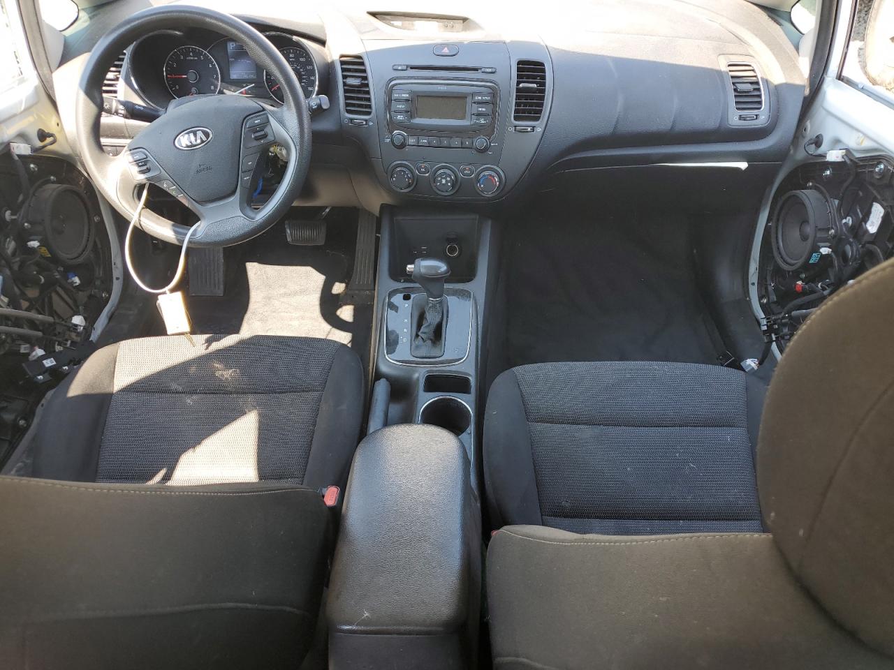 2017 Kia Forte - Image 8