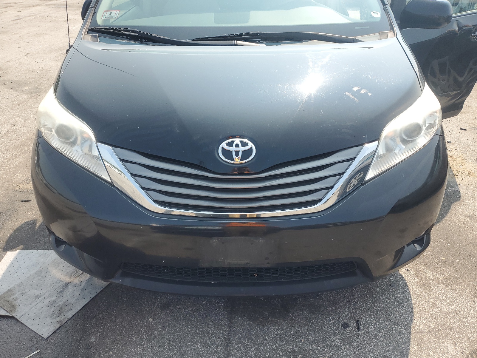 5TDYK3DC6ES453563 2014 Toyota Sienna Xle