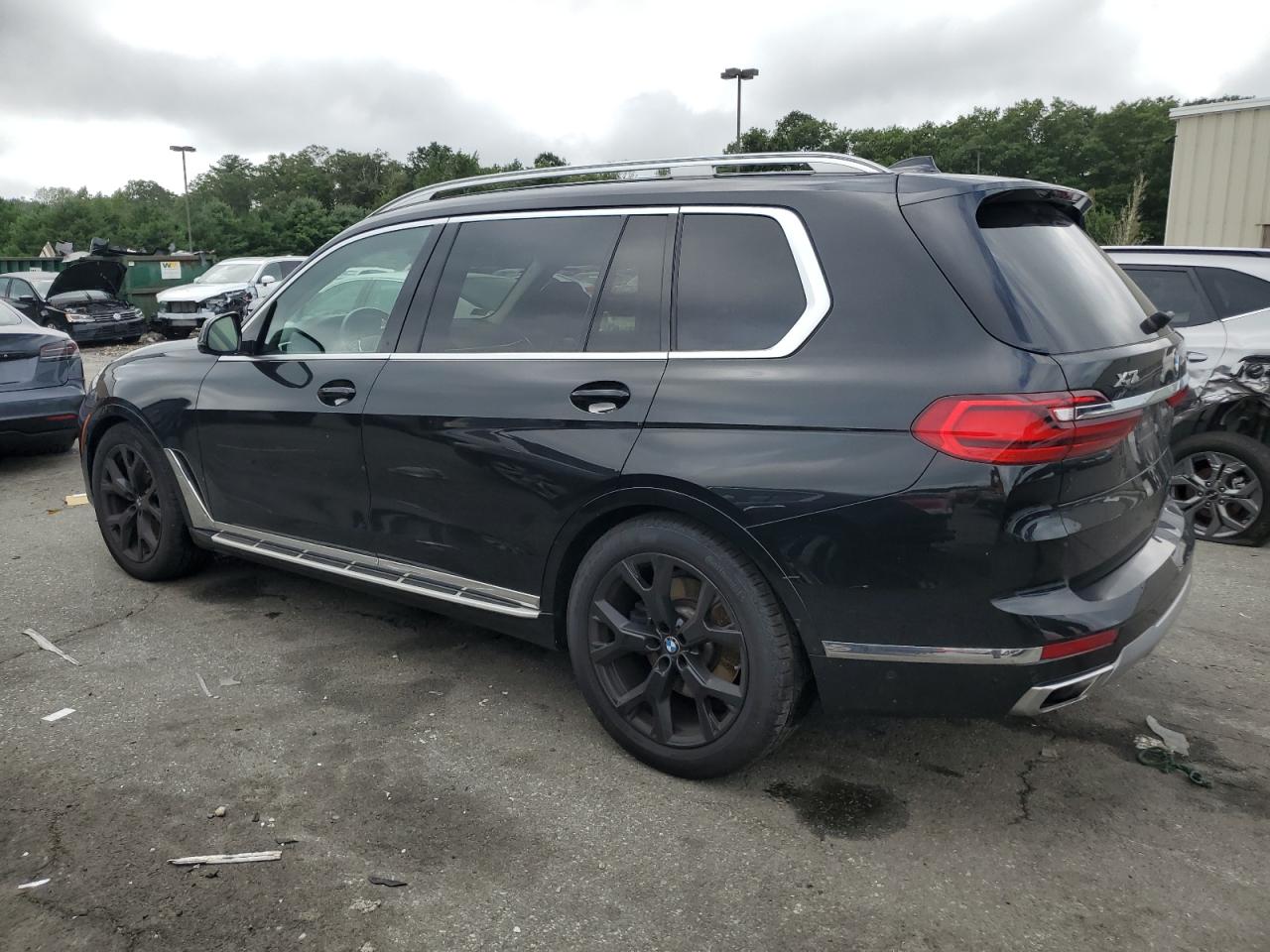 5UXCX4C55KLS37381 2019 BMW X7 - Image 2