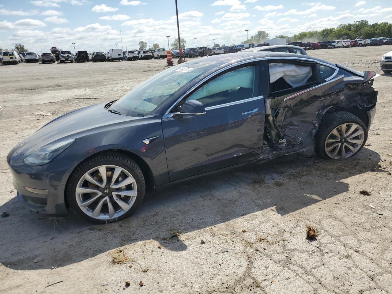 5YJ3E1EA1JF048468 2018 TESLA MODEL 3 - Image 1