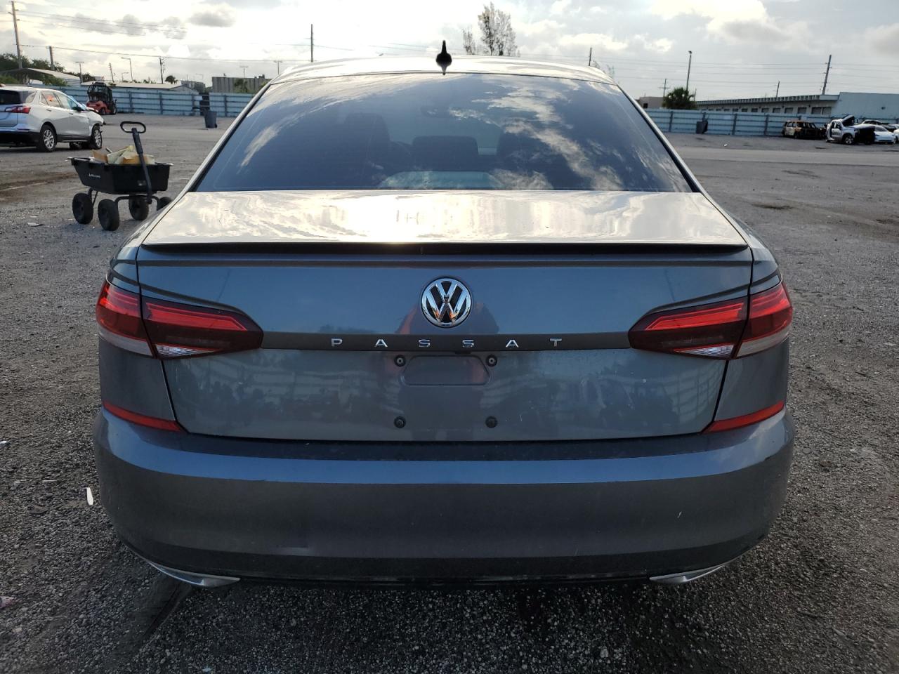 1VWMA7A39LC022305 2020 Volkswagen Passat R-Line