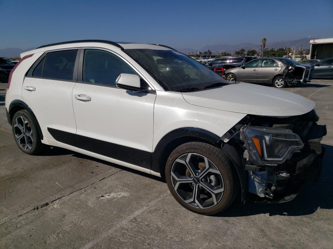 2023 Kia Niro - Image 4