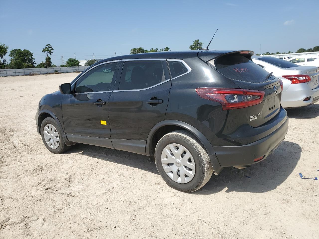 2020 Nissan Rogue - Image 2