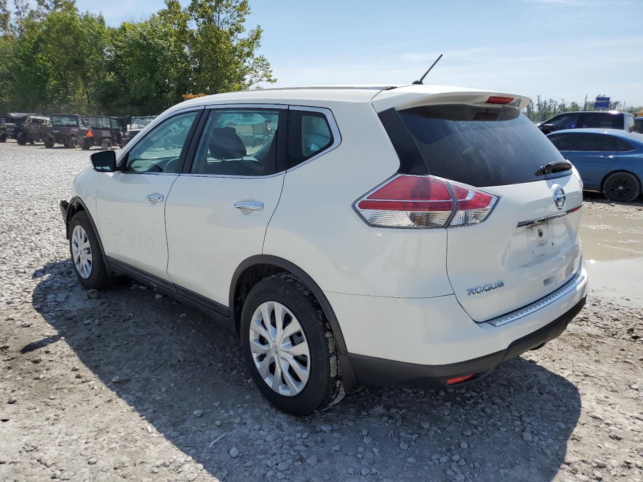 2015 Nissan Rogue - Image 2