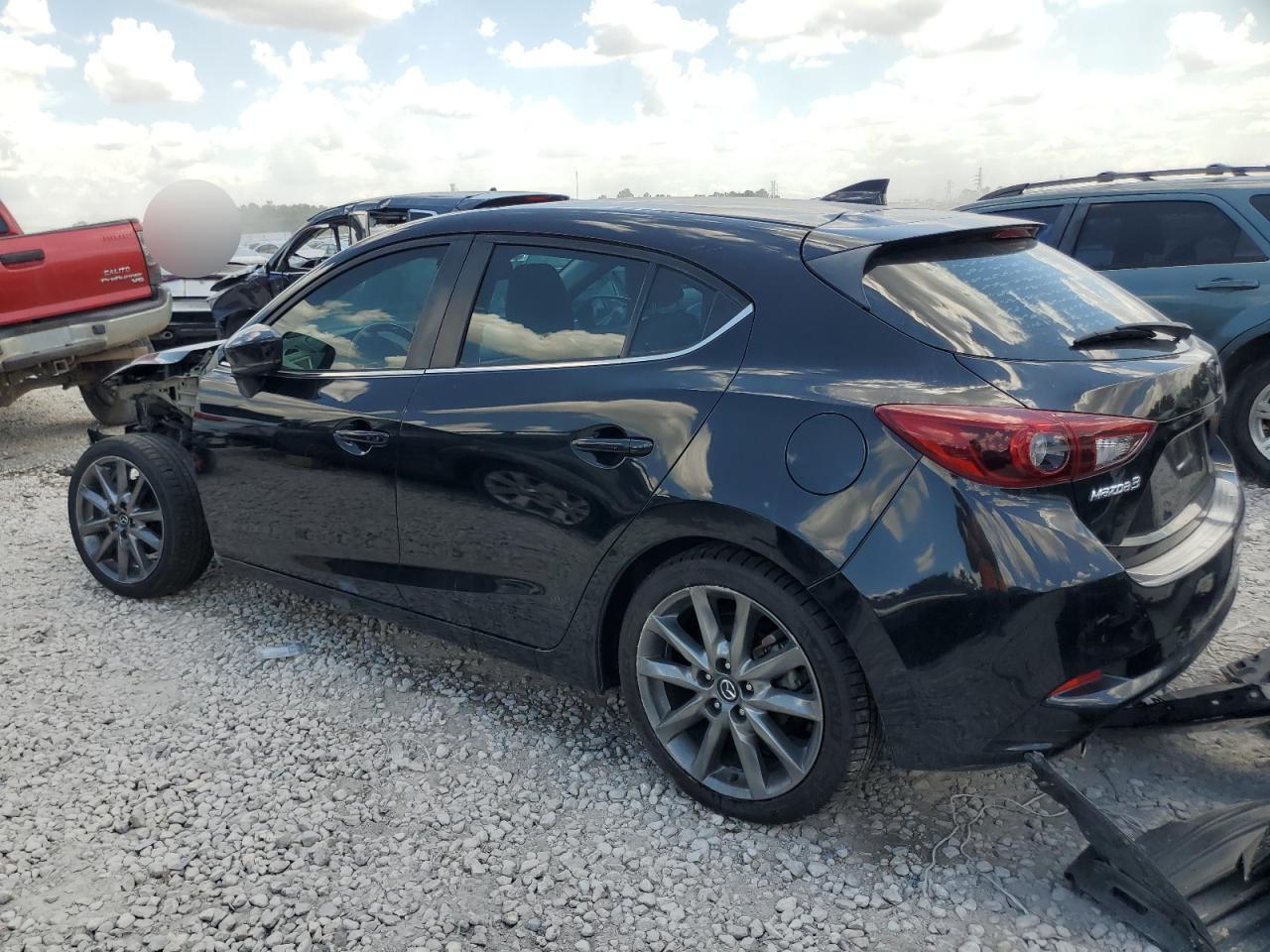 3MZBN1M37JM163518 2018 MAZDA 3 - Image 2