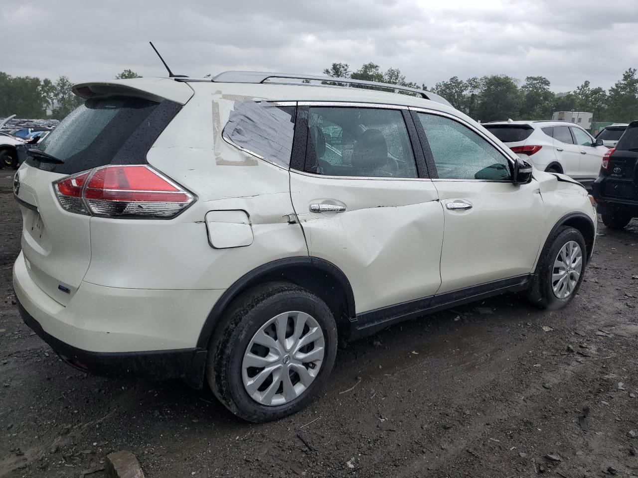 2015 Nissan Rogue - Image 3