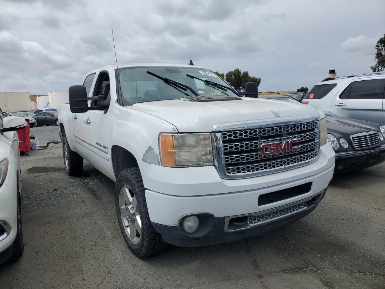 2011 GMC Sierra K2500 Denali VIN: 1GT125C8XBF141297 Lot: 68520674