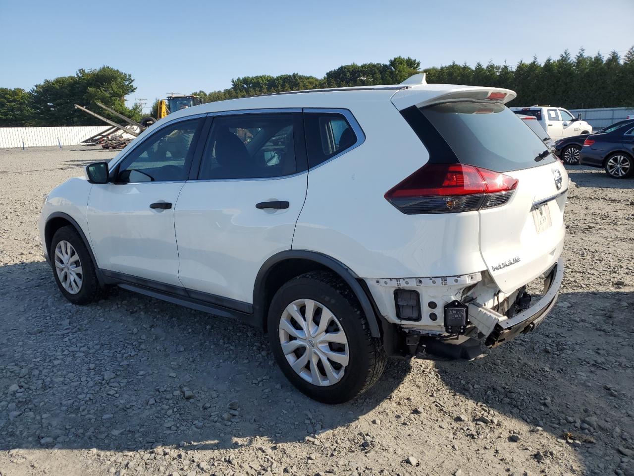 5N1AT2MV0JC719323 2018 NISSAN ROGUE - Image 2