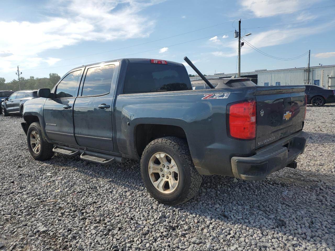 2017 Chevrolet Silverado K1500 Lt VIN: 3GCUKREC5HG170879 Lot: 68977464