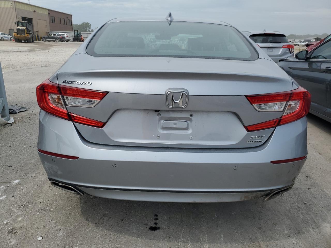 1HGCV2F97JA013678 2018 Honda Accord Touring