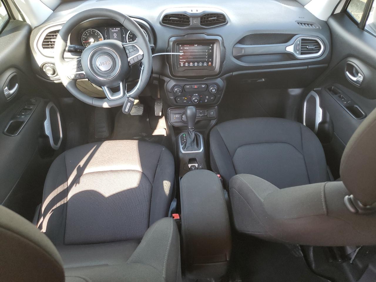 2019 Jeep Renegade - Image 8