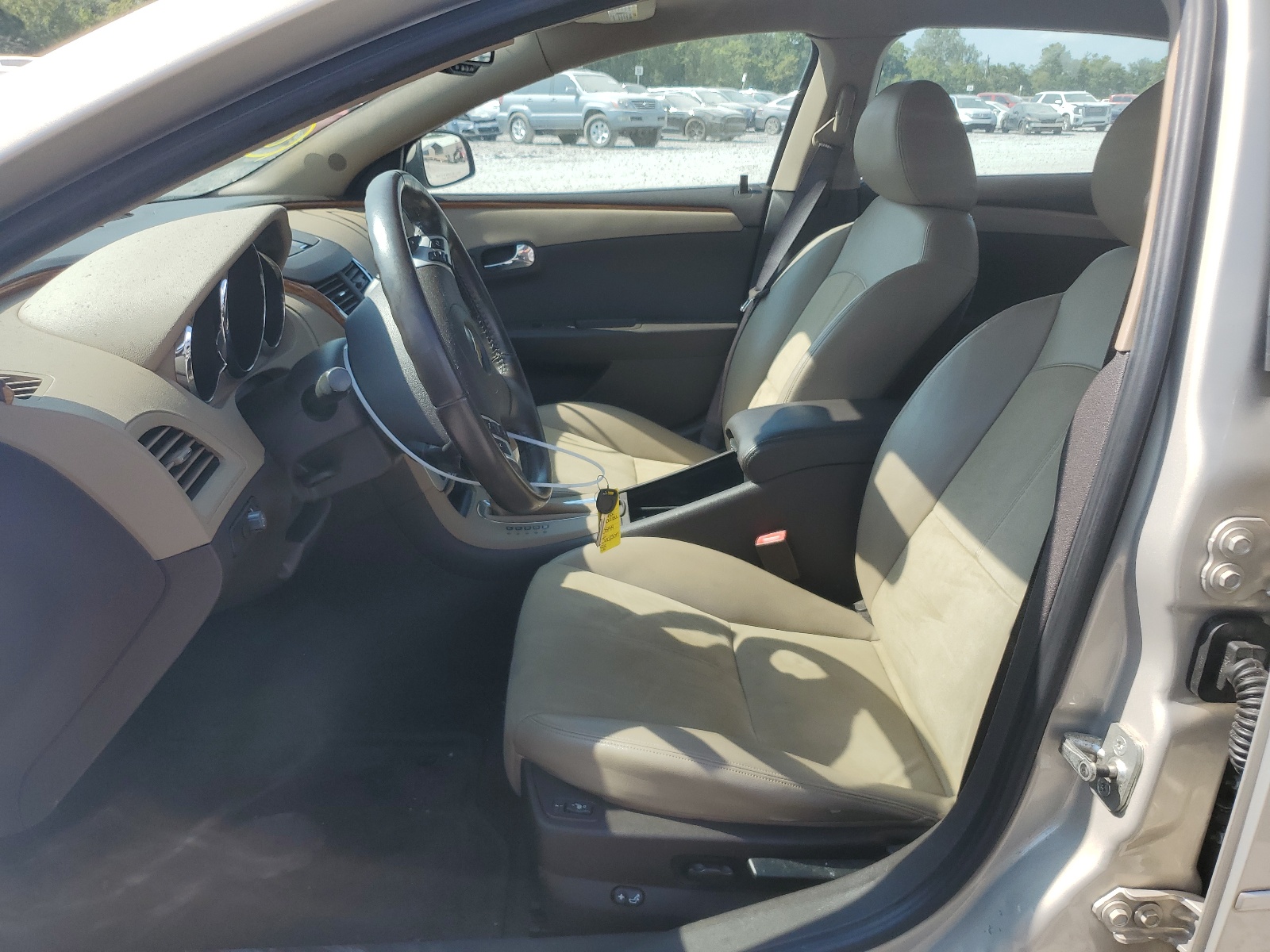 1G1ZD5EB5AF317590 2010 Chevrolet Malibu 2Lt