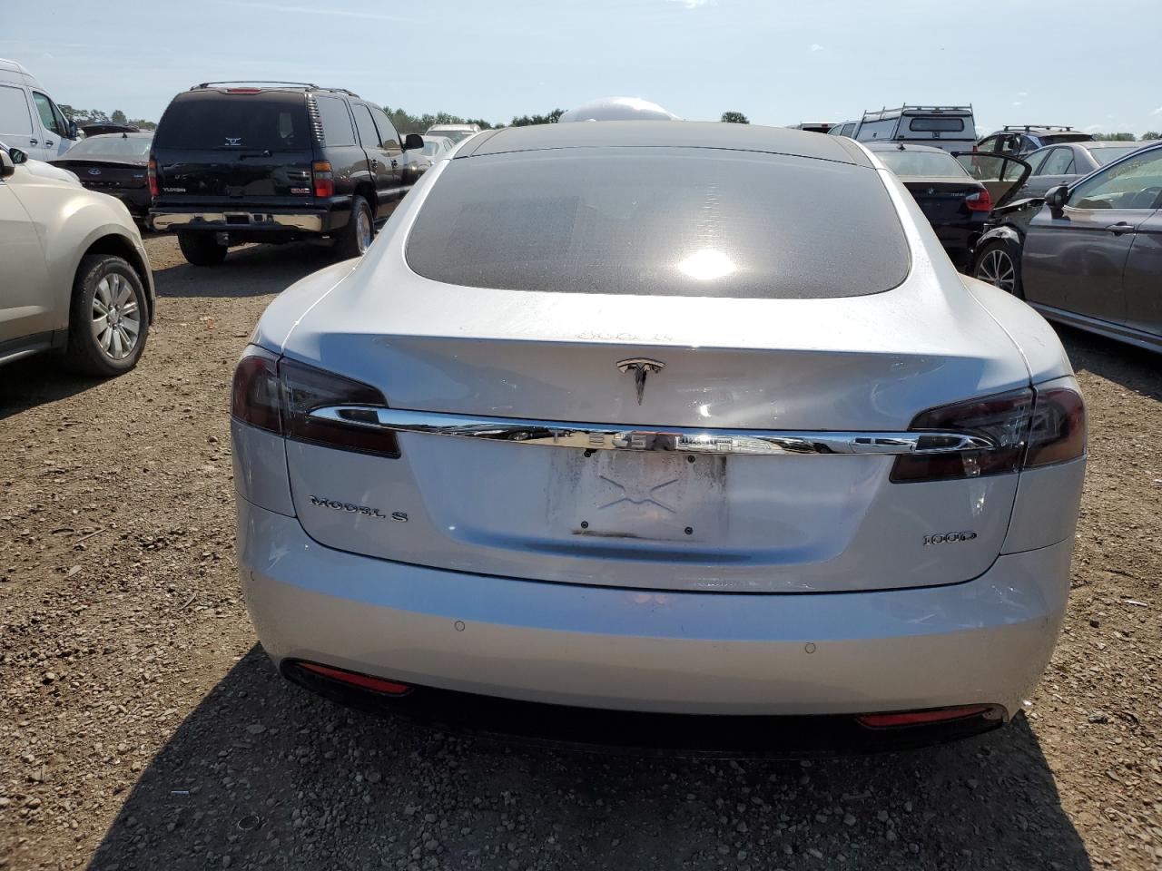 5YJSA1E22JF275328 2018 Tesla Model S