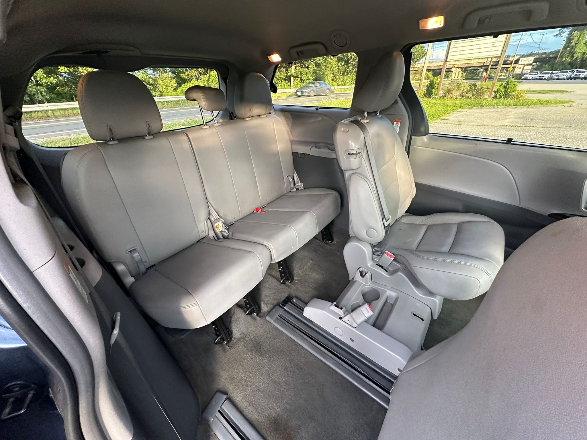 2017 Toyota Sienna Xle vin: 5TDYZ3DC4HS818029