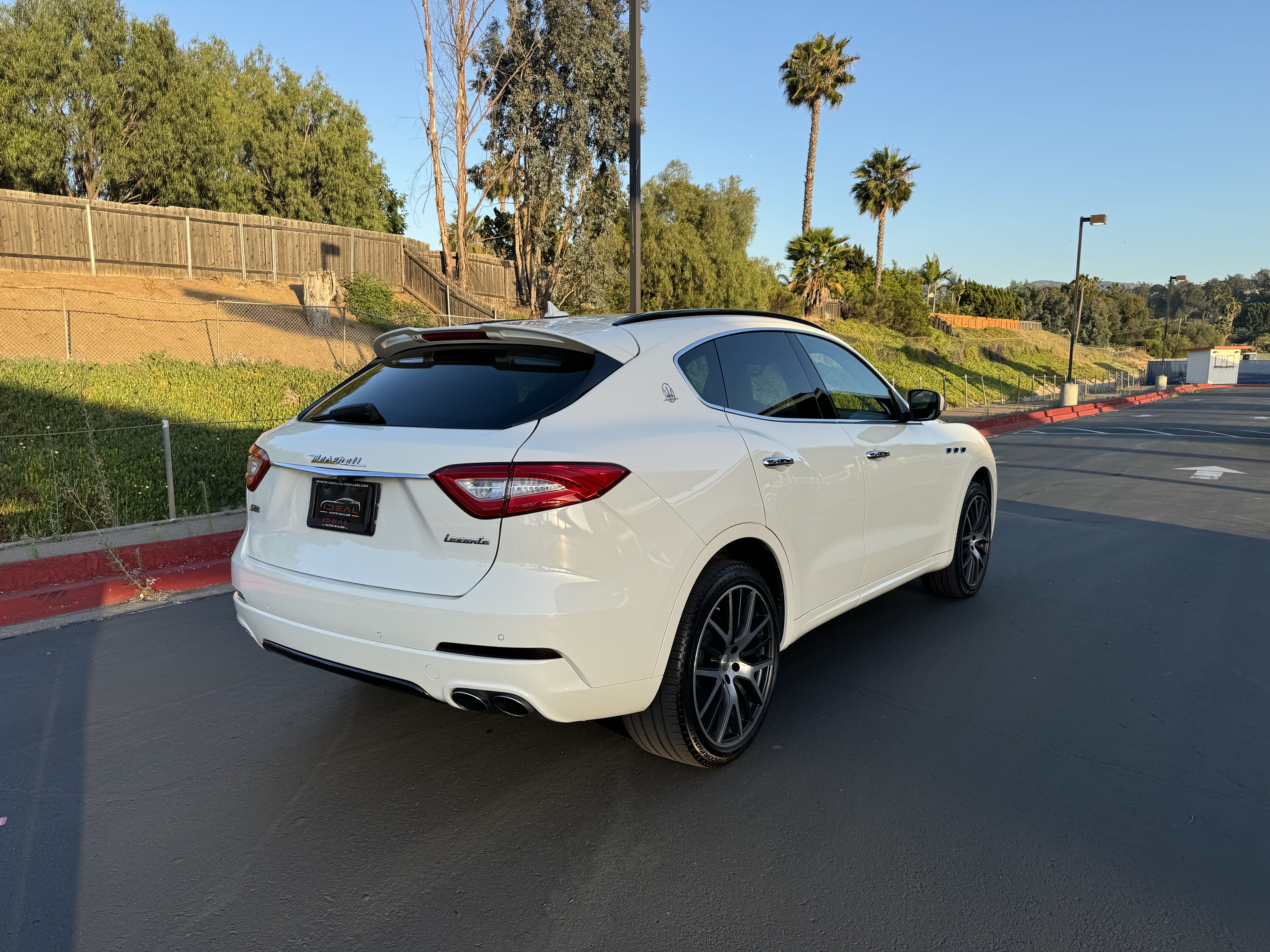 2017 Maserati Levante S Sport vin: ZN661YUS9HX256169