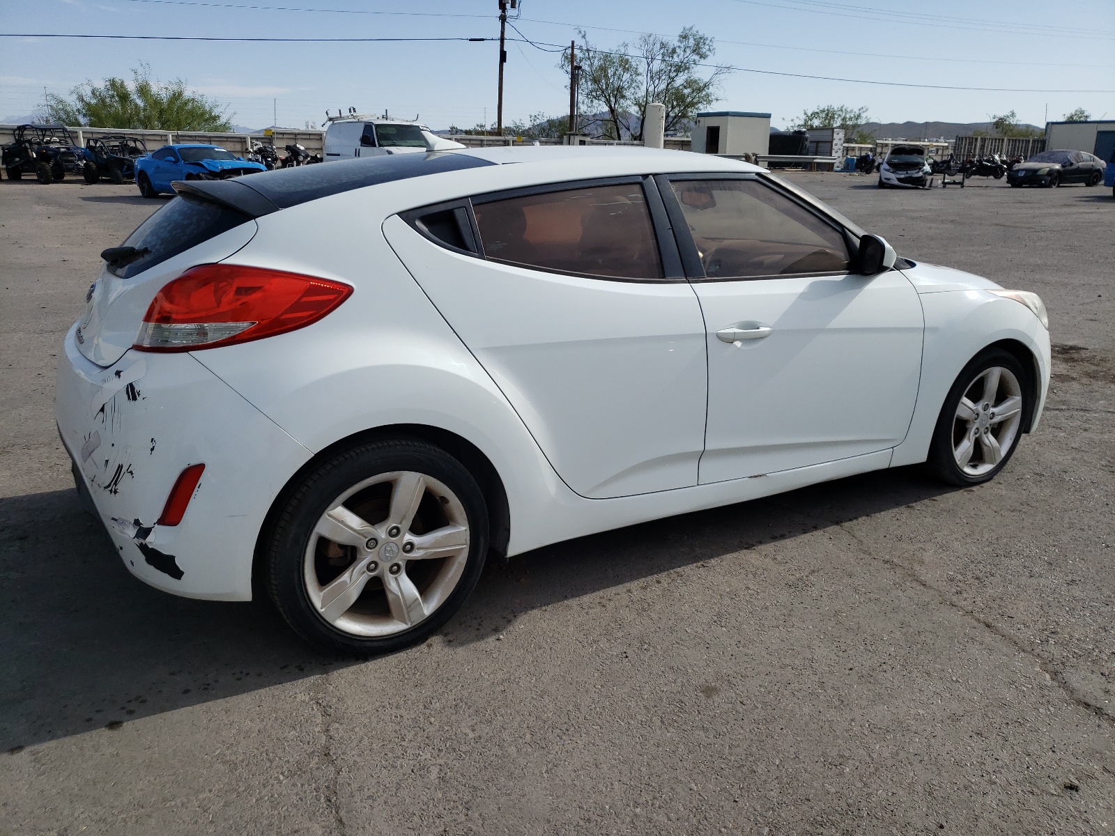 2013 Hyundai Veloster vin: KMHTC6AD1DU127780