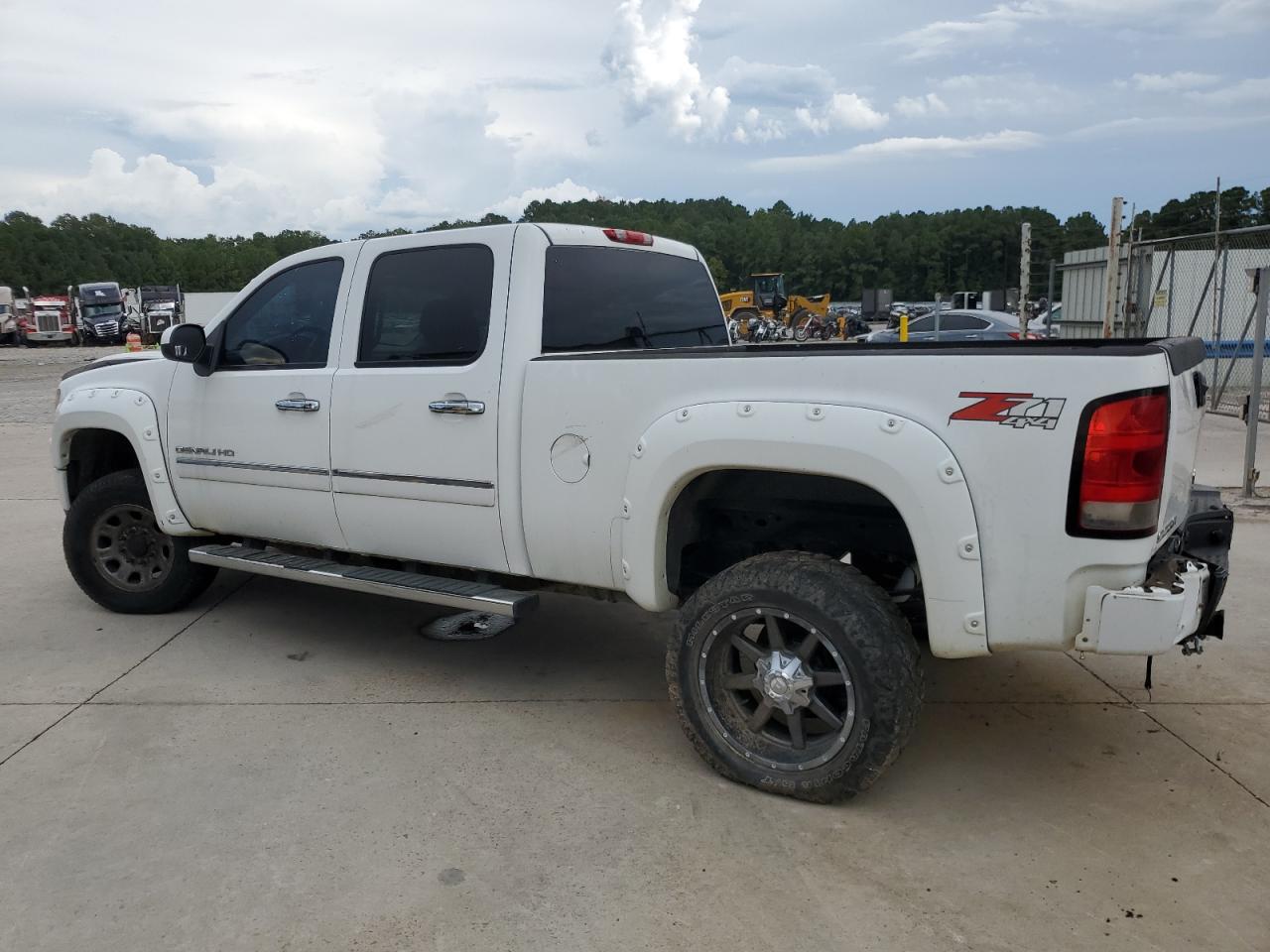 2013 GMC Sierra - Image 2
