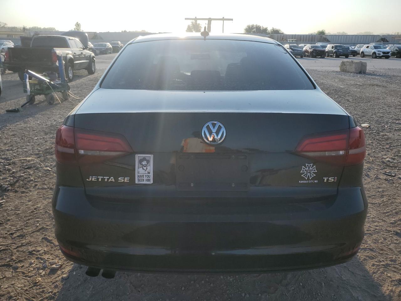 3VWD67AJ3GM308011 2016 Volkswagen Jetta Se