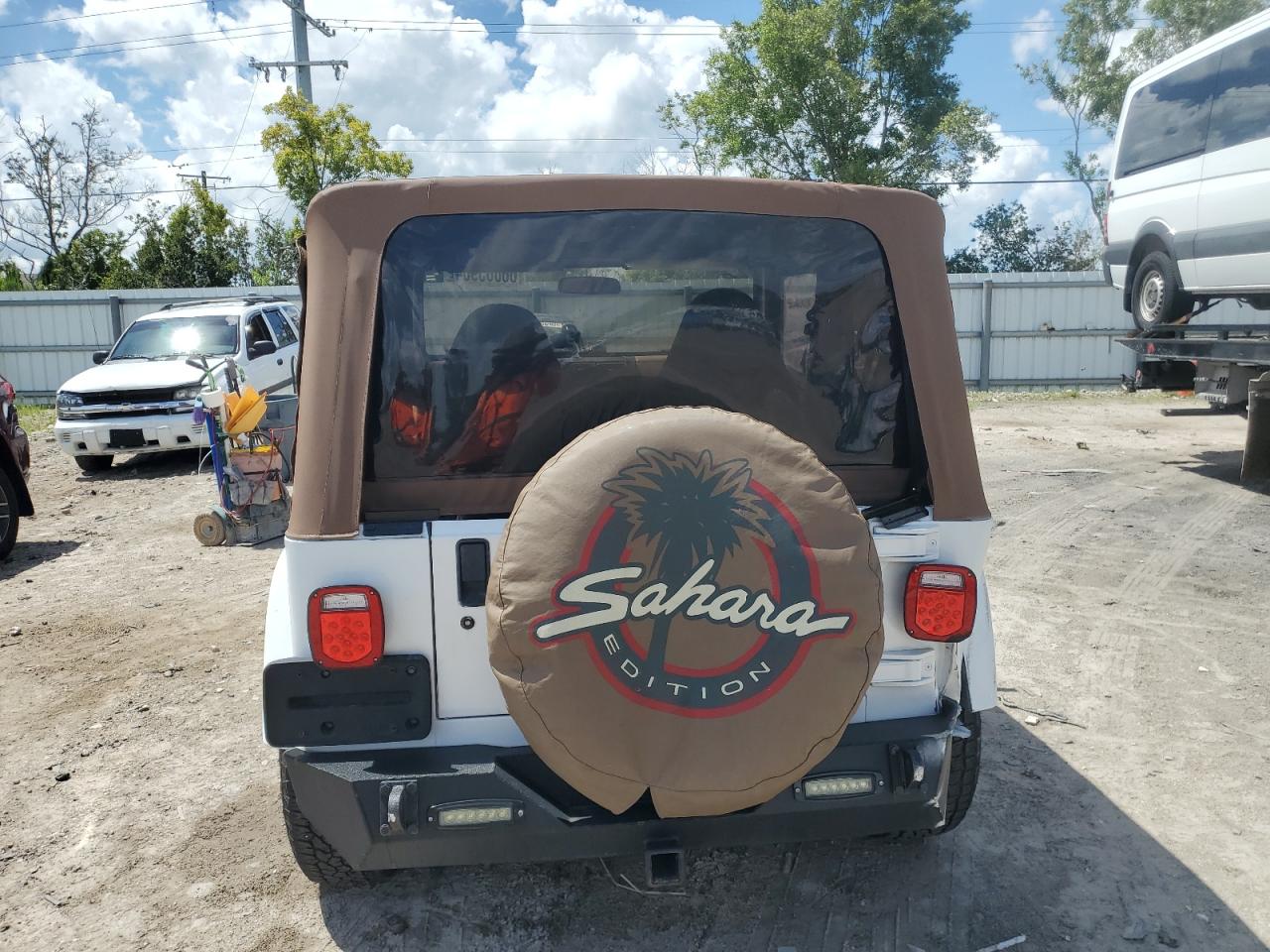 2000 Jeep Wrangler / Tj Sahara VIN: 1J4FA59S6YP727116 Lot: 66065964