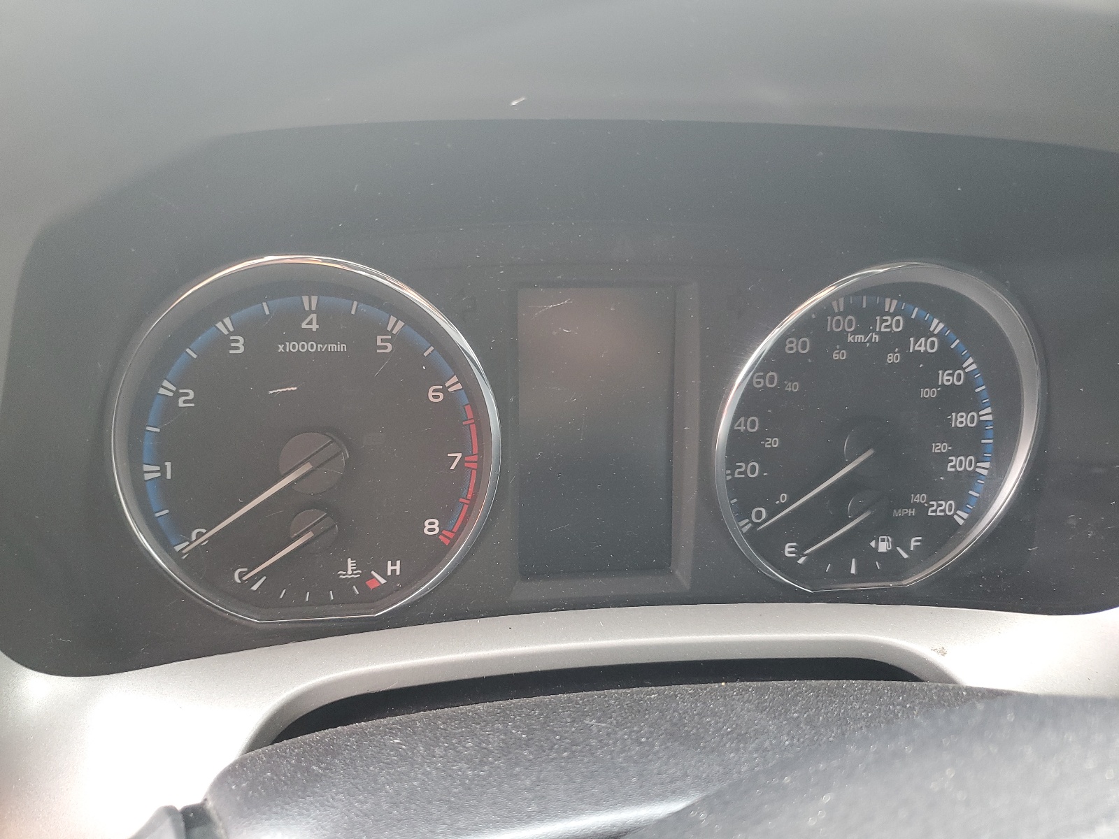 2T3BFREV3HW684372 2017 Toyota Rav4 Le