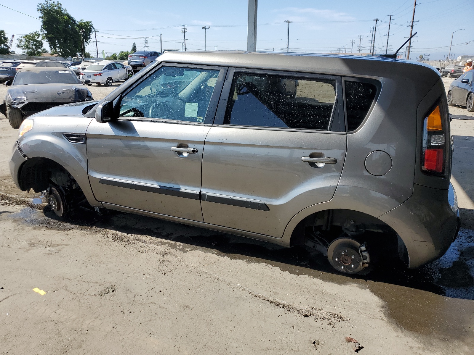 KNDJT2A25B7287840 2011 Kia Soul +