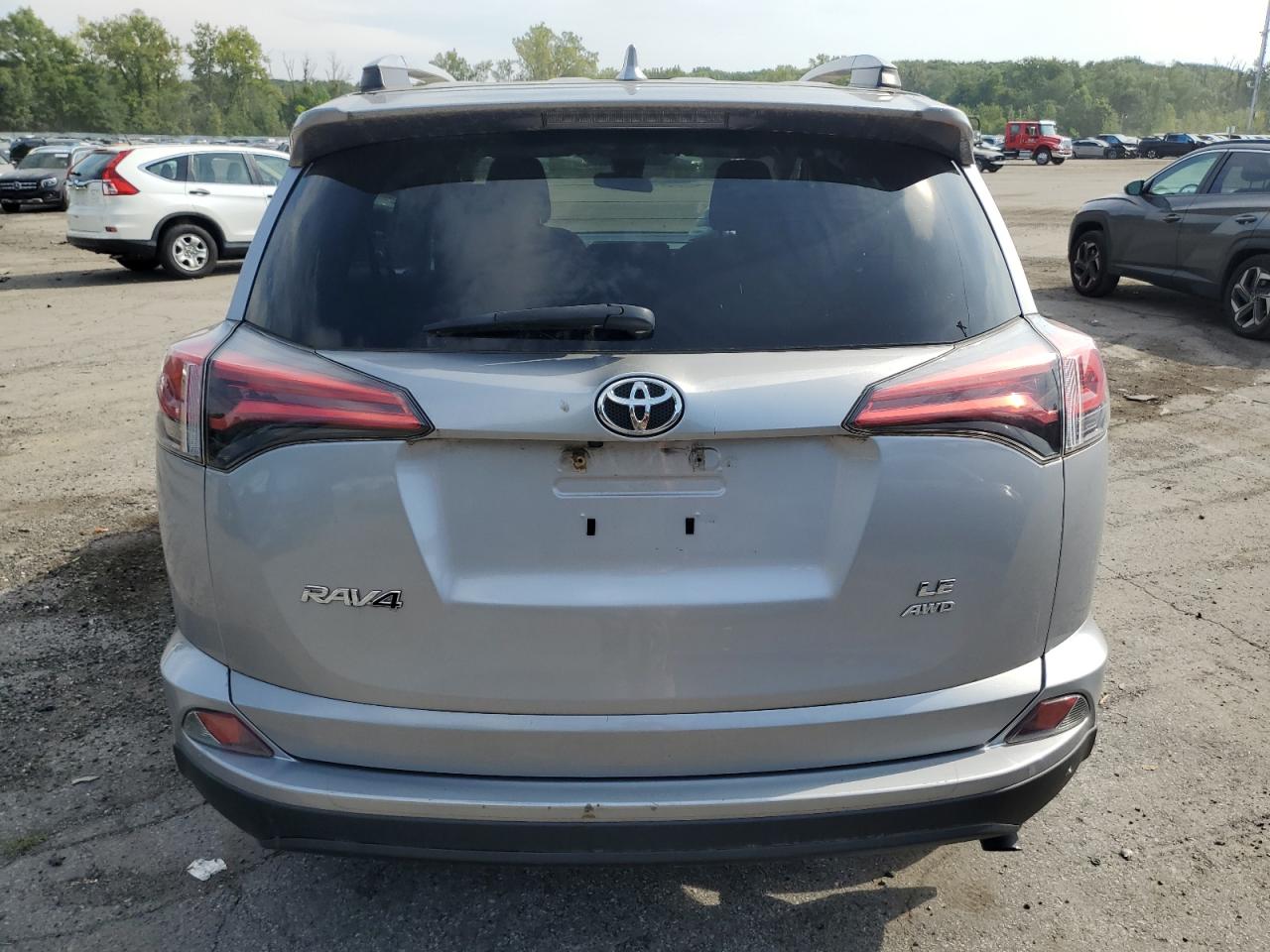 2T3BFREV7HW543420 2017 Toyota Rav4 Le