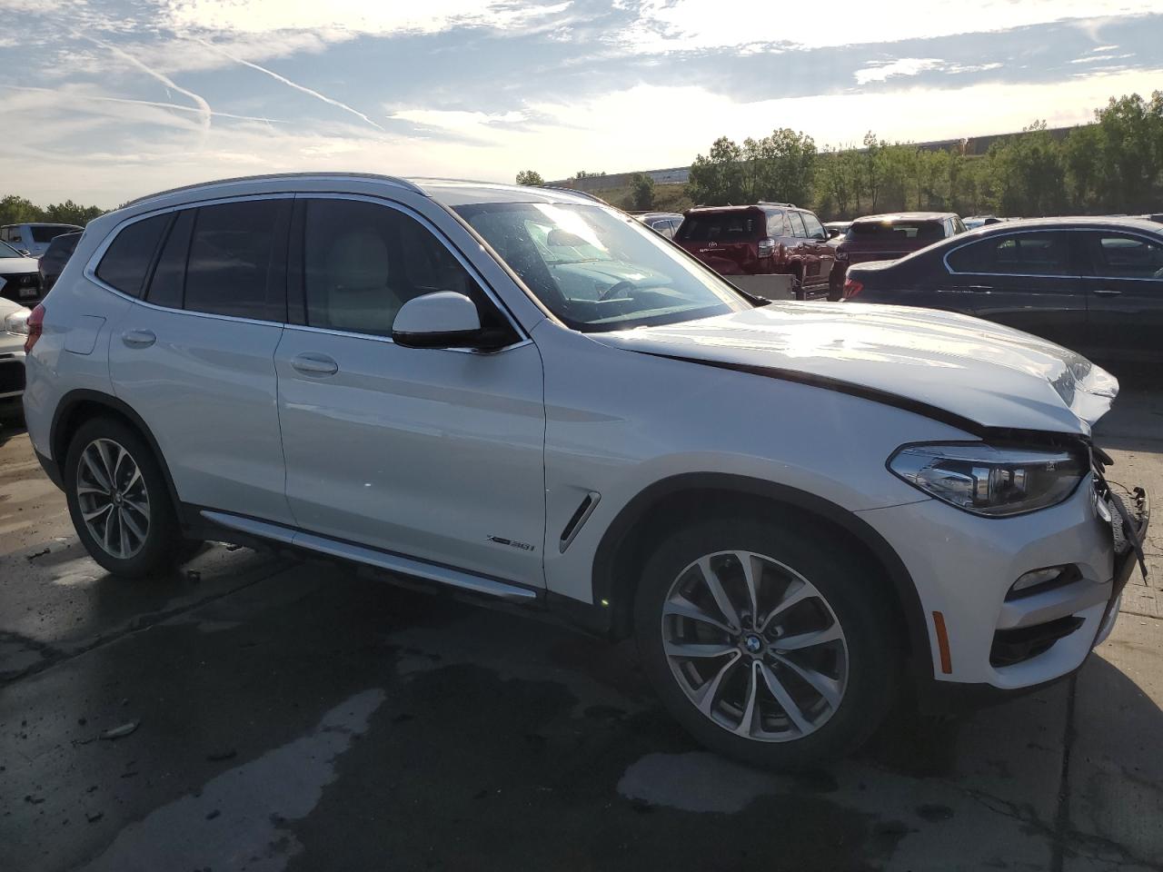 VIN 5UXTR9C54JLC75662 2018 BMW X3 no.4