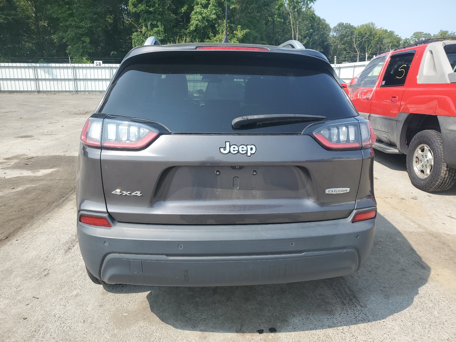 1C4PJMLB3KD336219 2019 Jeep Cherokee Latitude Plus