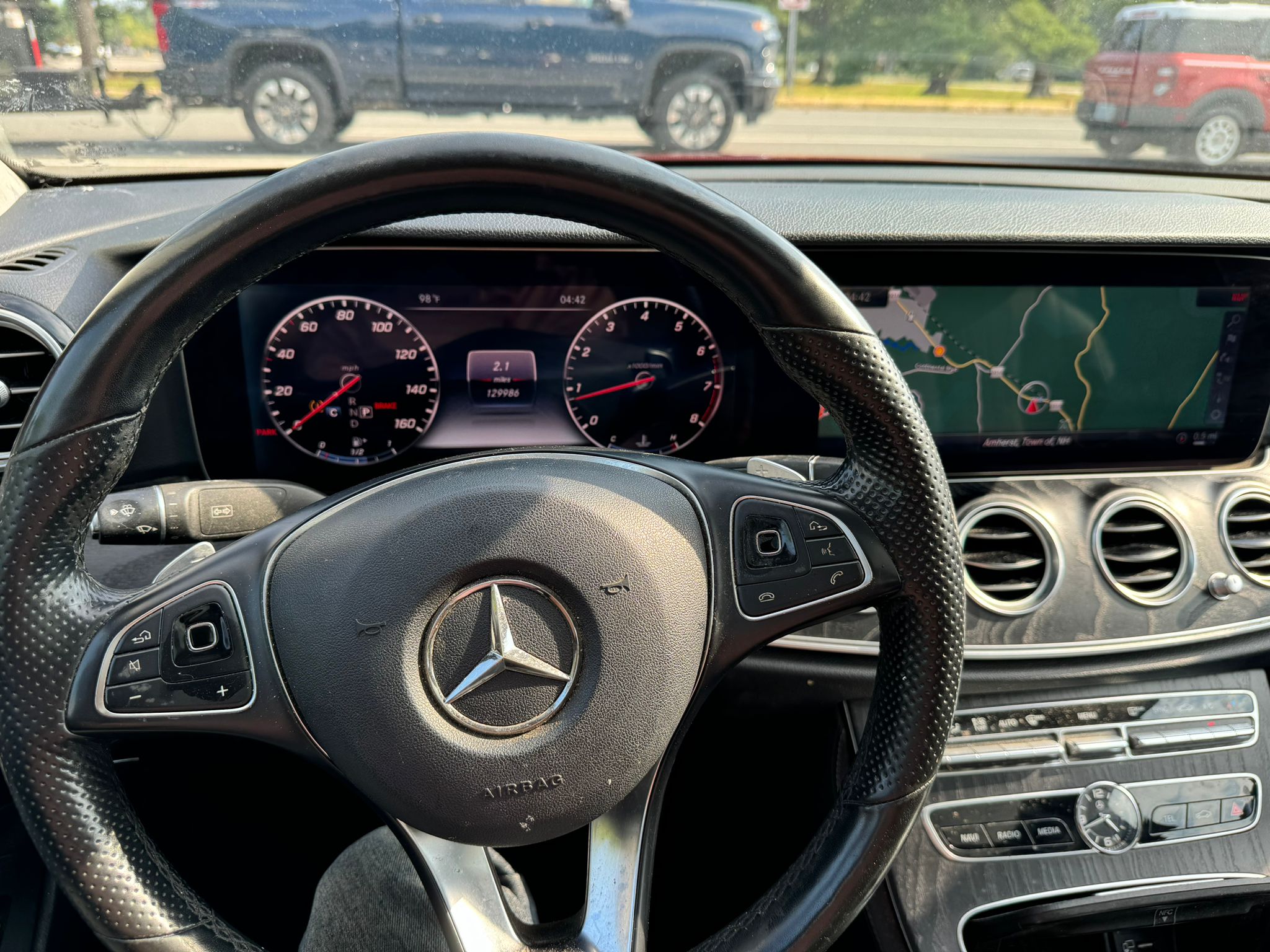 WDDZF4KB6JA300574 2018 Mercedes-Benz E 300 4Matic