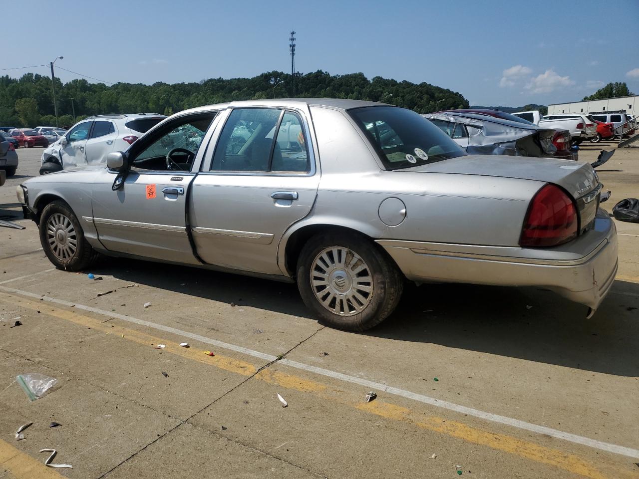 2008 Mercury Grand Marquis - Image 2