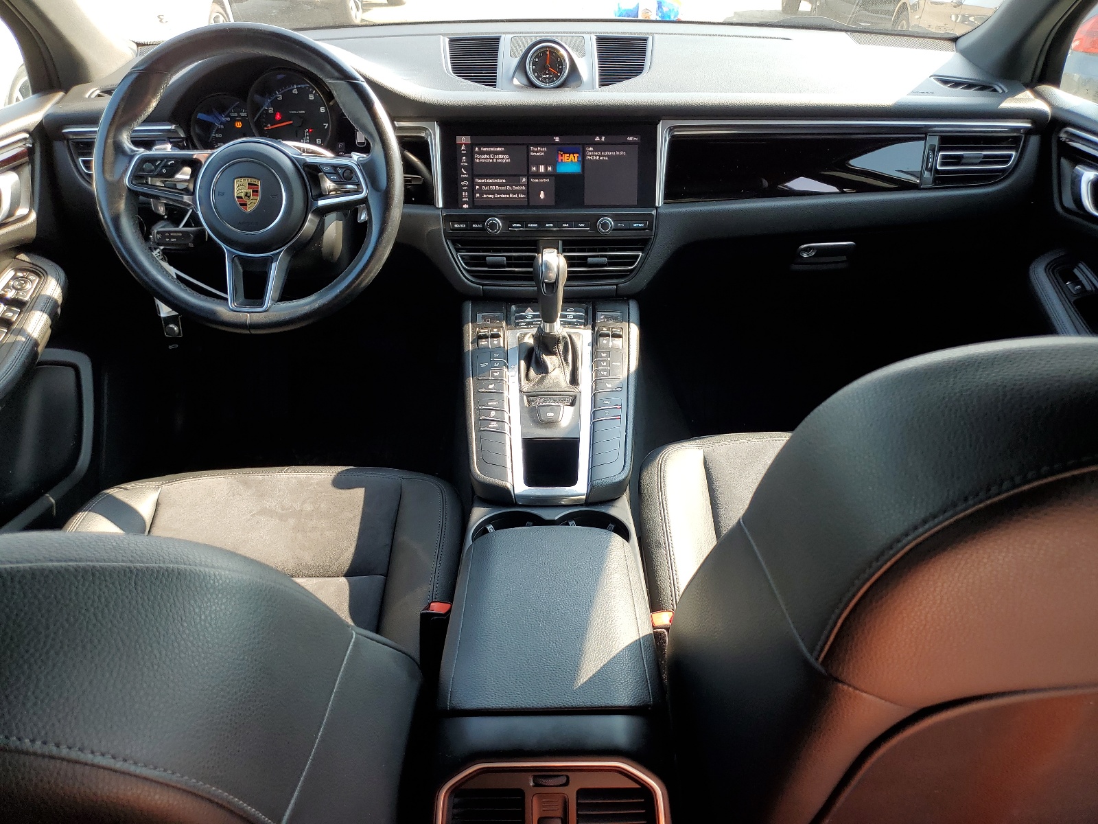 WP1AA2A55KLB04006 2019 Porsche Macan