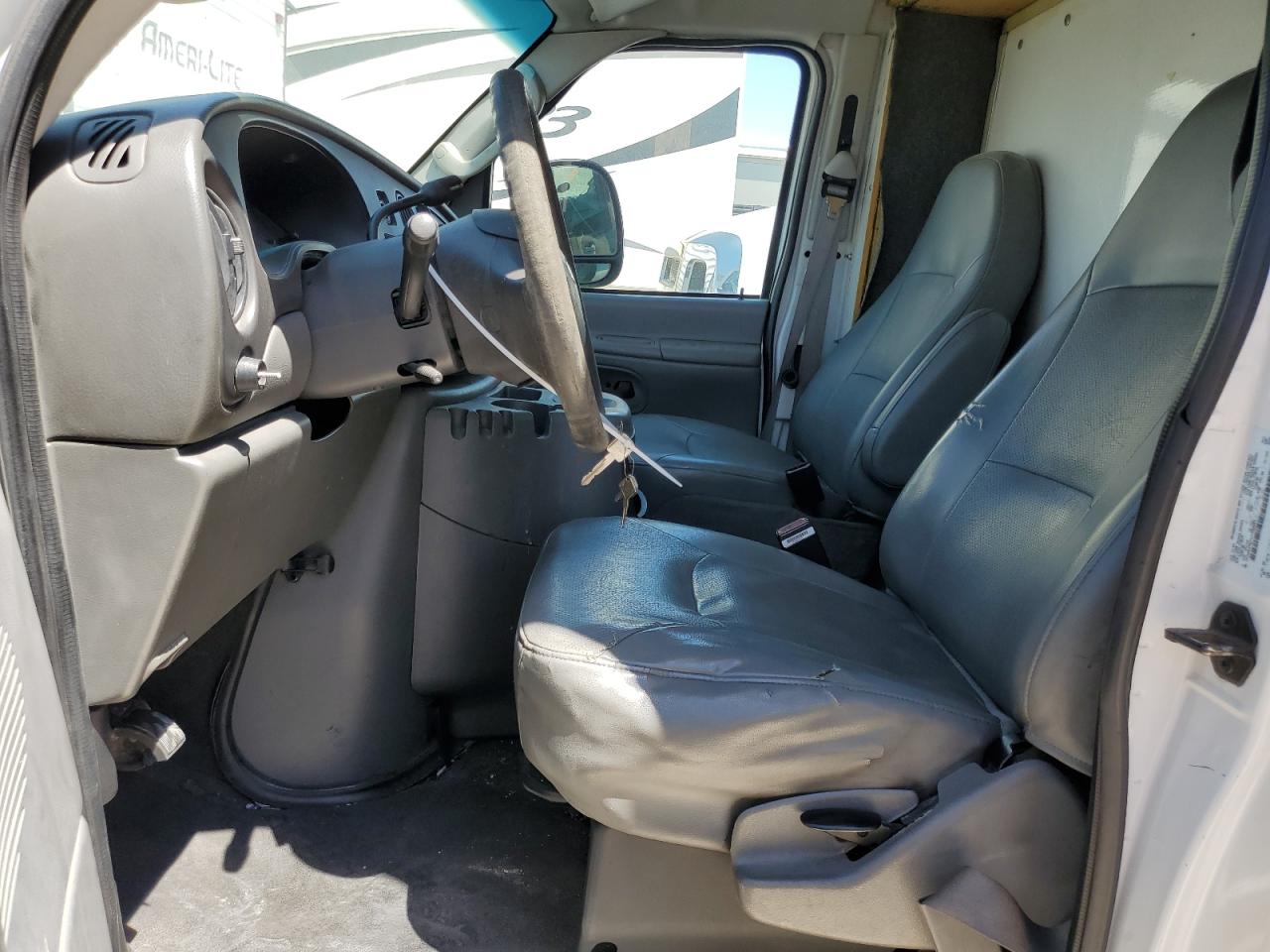 2005 Ford Econoline E450 Super Duty Cutaway Van VIN: 1FDXE45S75HA78023 Lot: 67341324