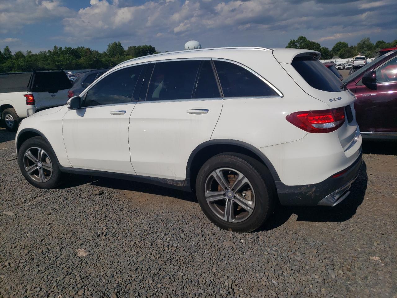 WDC0G4JB6HF189873 2017 MERCEDES-BENZ GLC - Image 2