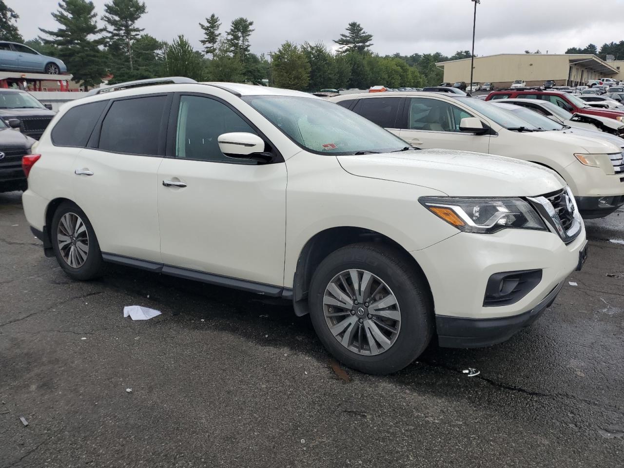 2017 Nissan Pathfinder - Image 4
