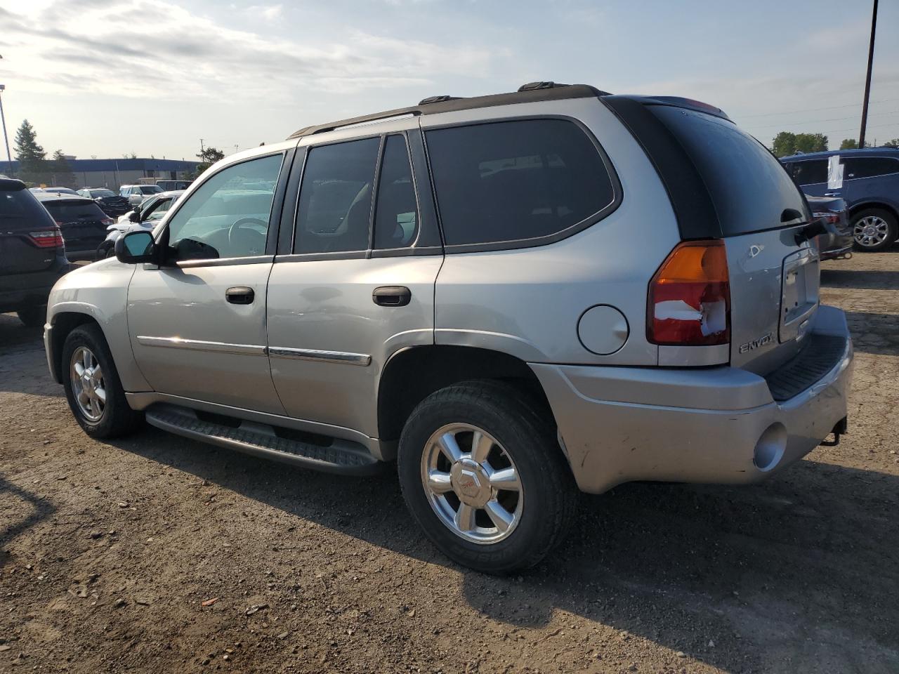 2007 GMC Envoy - Image 2