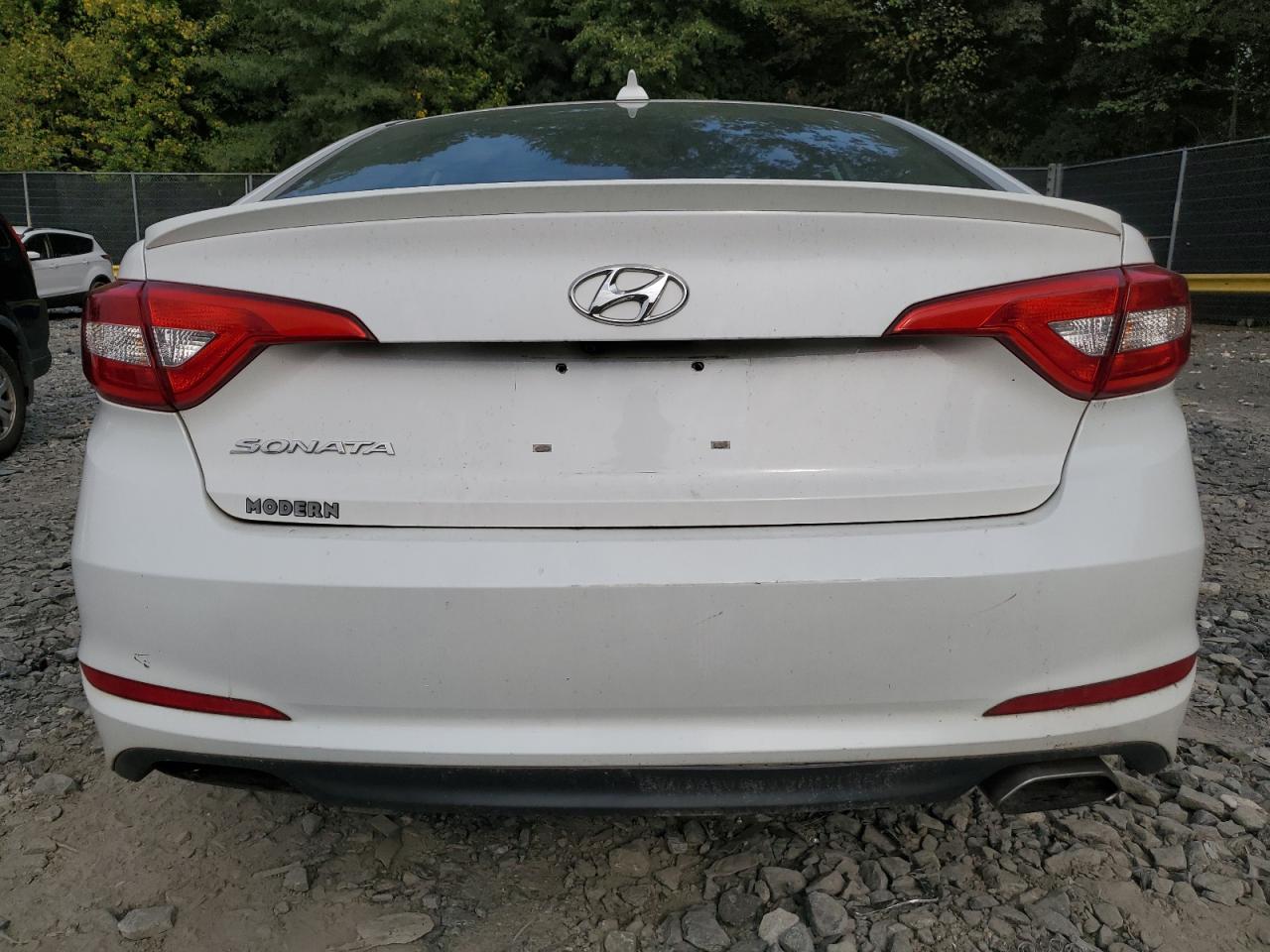 2015 Hyundai Sonata Se VIN: 5NPE24AF1FH025611 Lot: 67917254