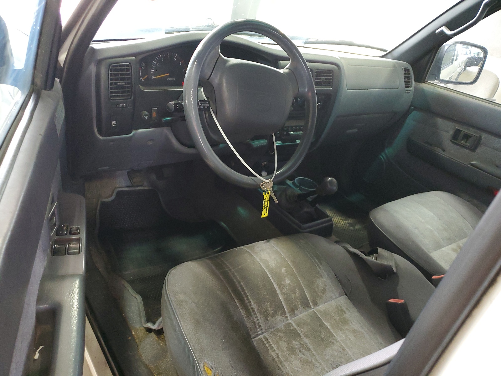 4TAWN72N4YZ598156 2000 Toyota Tacoma Xtracab