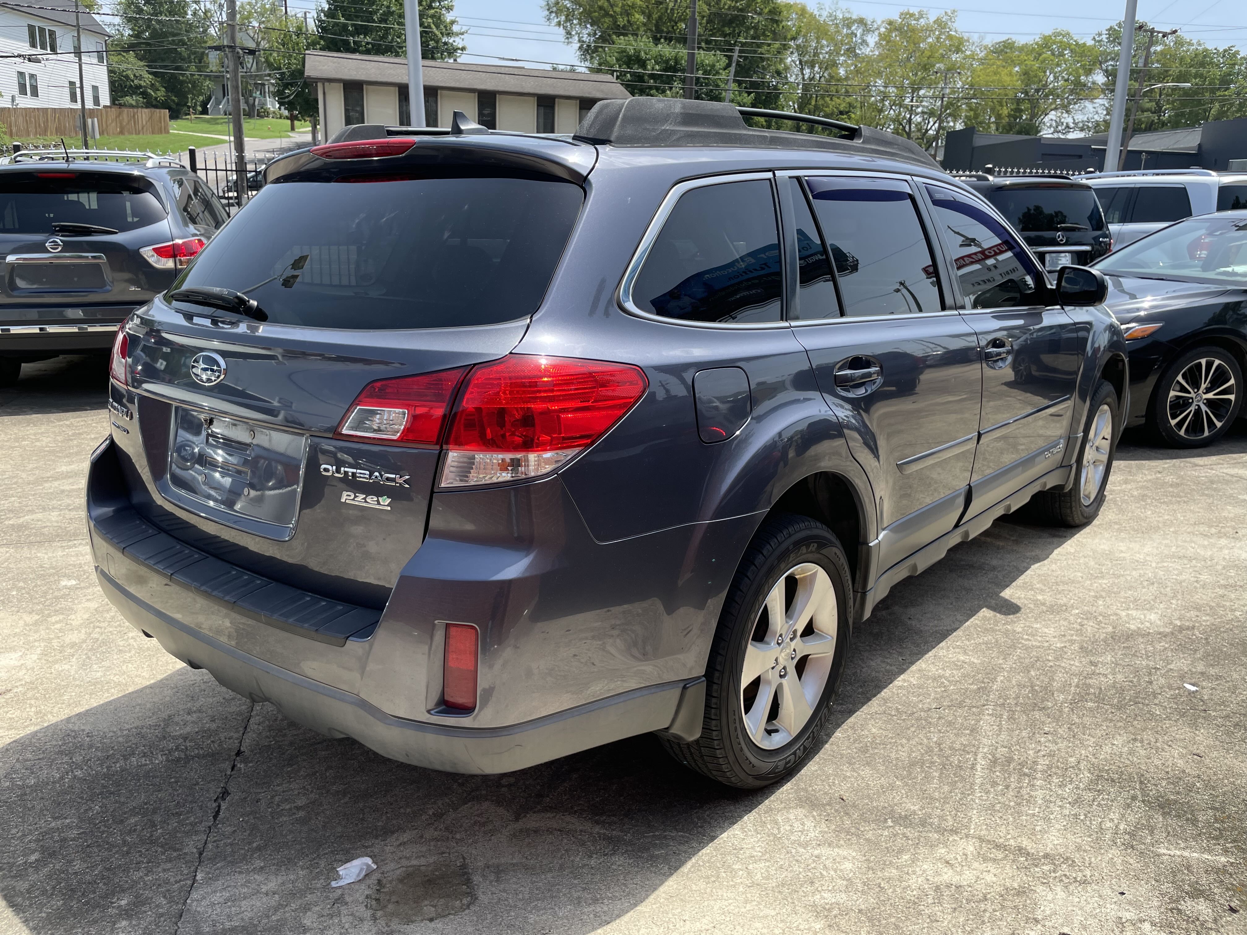 2014 Subaru Outback 2.5I Limited vin: 4S4BRBLC3E3213008