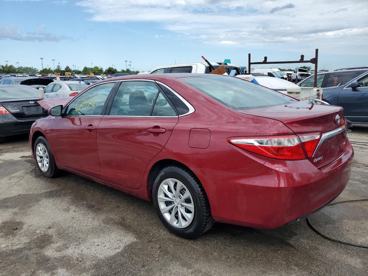 VIN 4T1BF1FK1FU941850 2015 TOYOTA CAMRY no.2