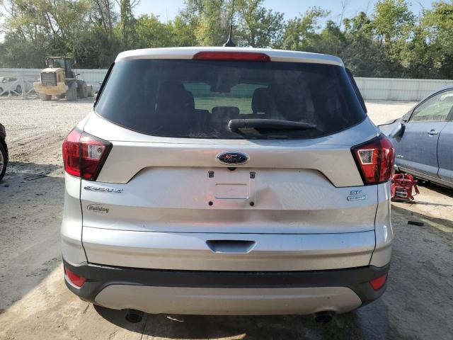  FORD ESCAPE 2019 Srebrny