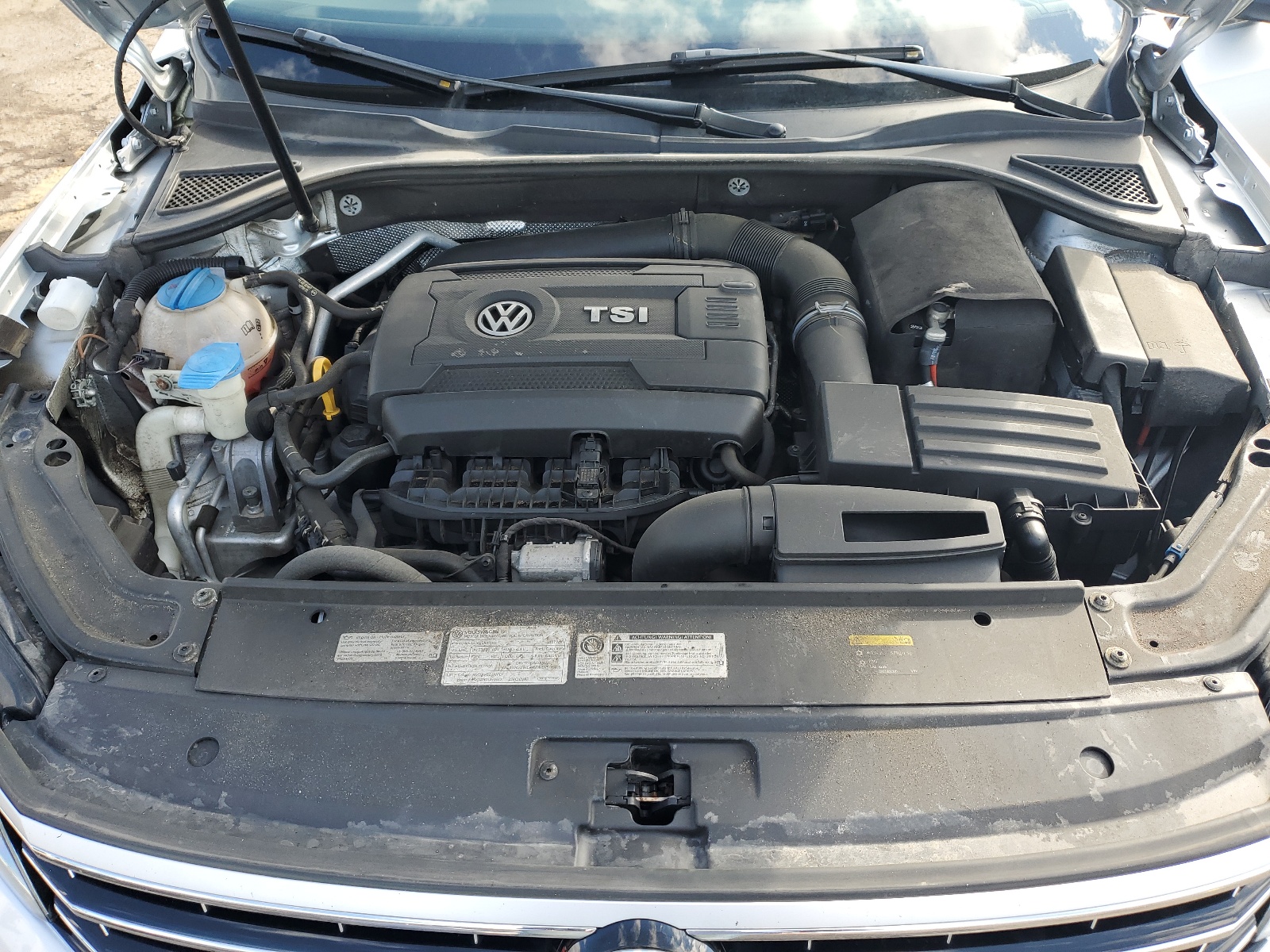 1VWGT7A33HC048669 2017 Volkswagen Passat Se