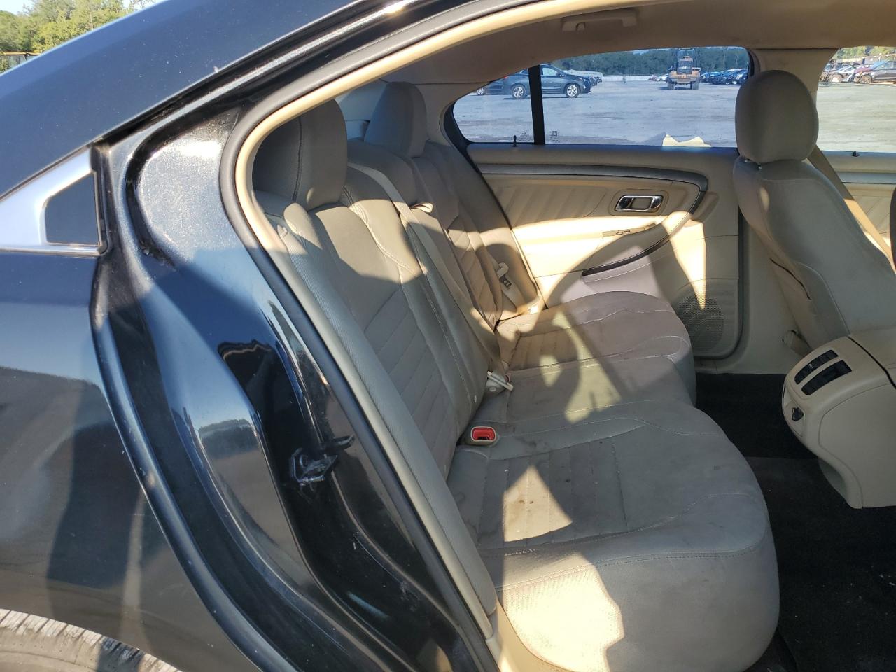 2015 Ford Taurus Se VIN: 1FAHP2D88FG120984 Lot: 67215164