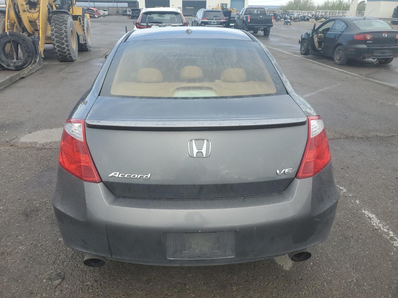 1HGCS2B89AA000808 2010 Honda Accord Exl