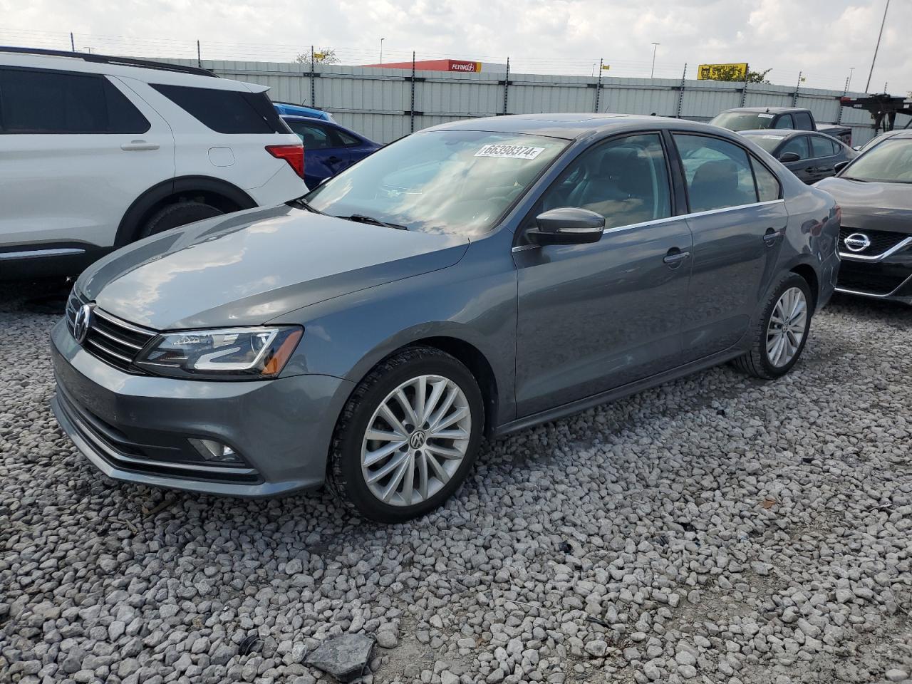 3VWL17AJ8GM394555 2016 VOLKSWAGEN JETTA - Image 1