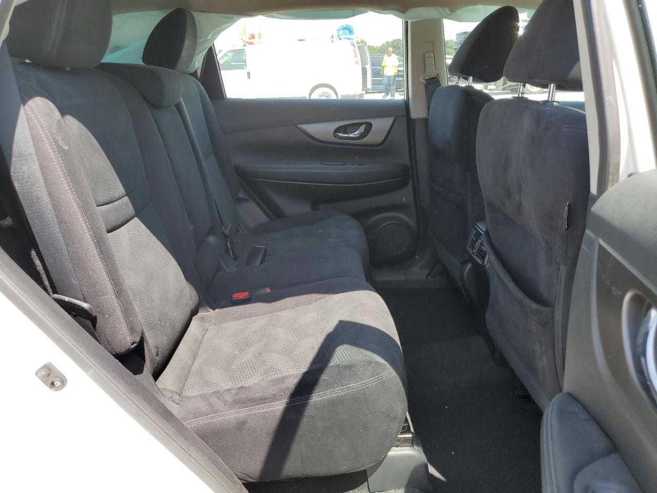 2015 Nissan Rogue - Image 11
