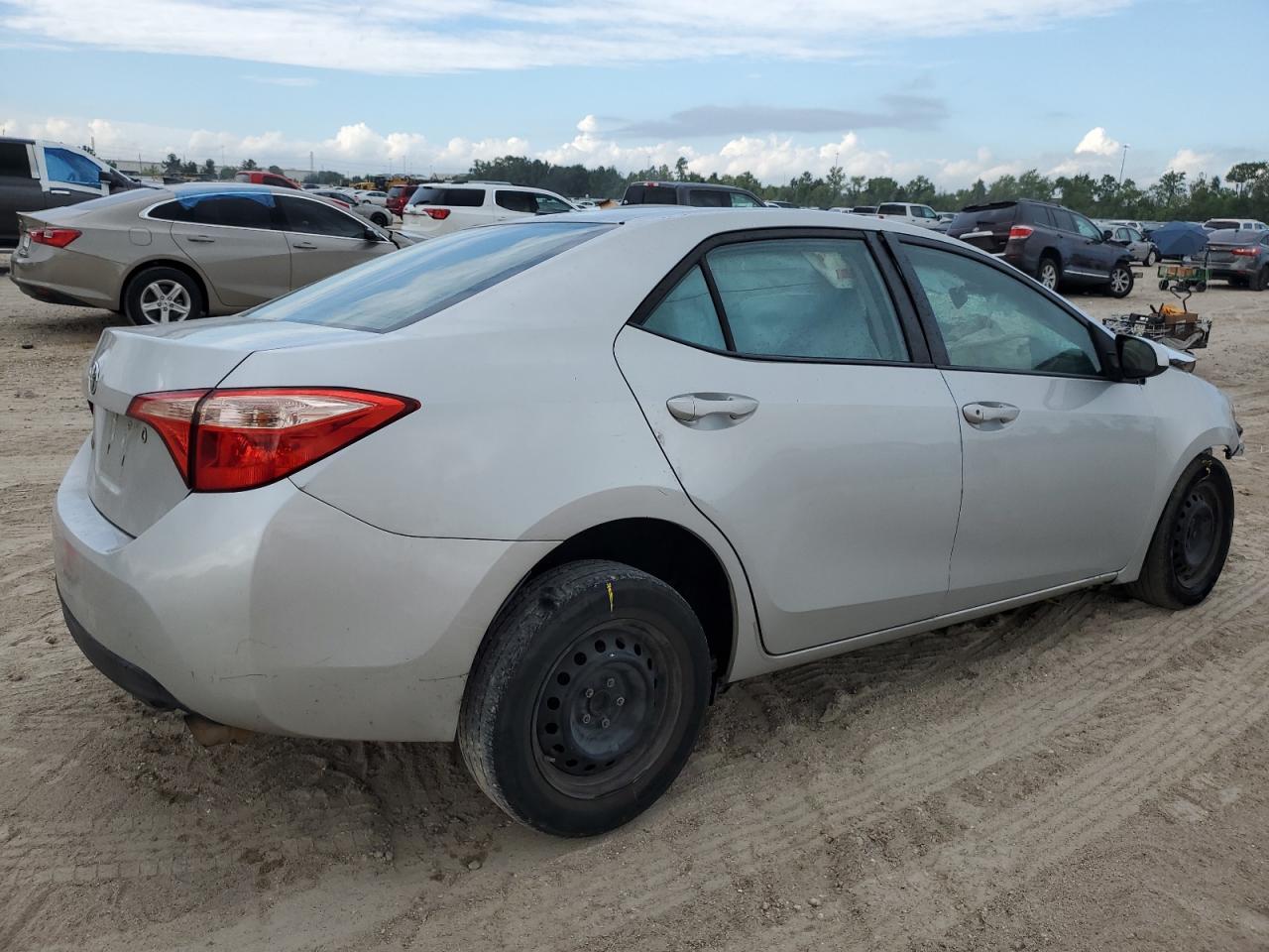 VIN 5YFBURHE6HP577845 2017 TOYOTA COROLLA no.3